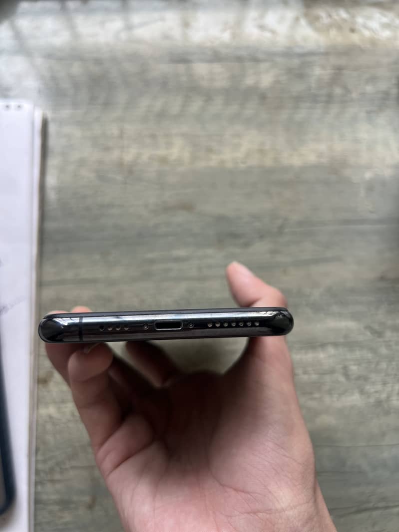 iPhone 11 Pro Max jv 6