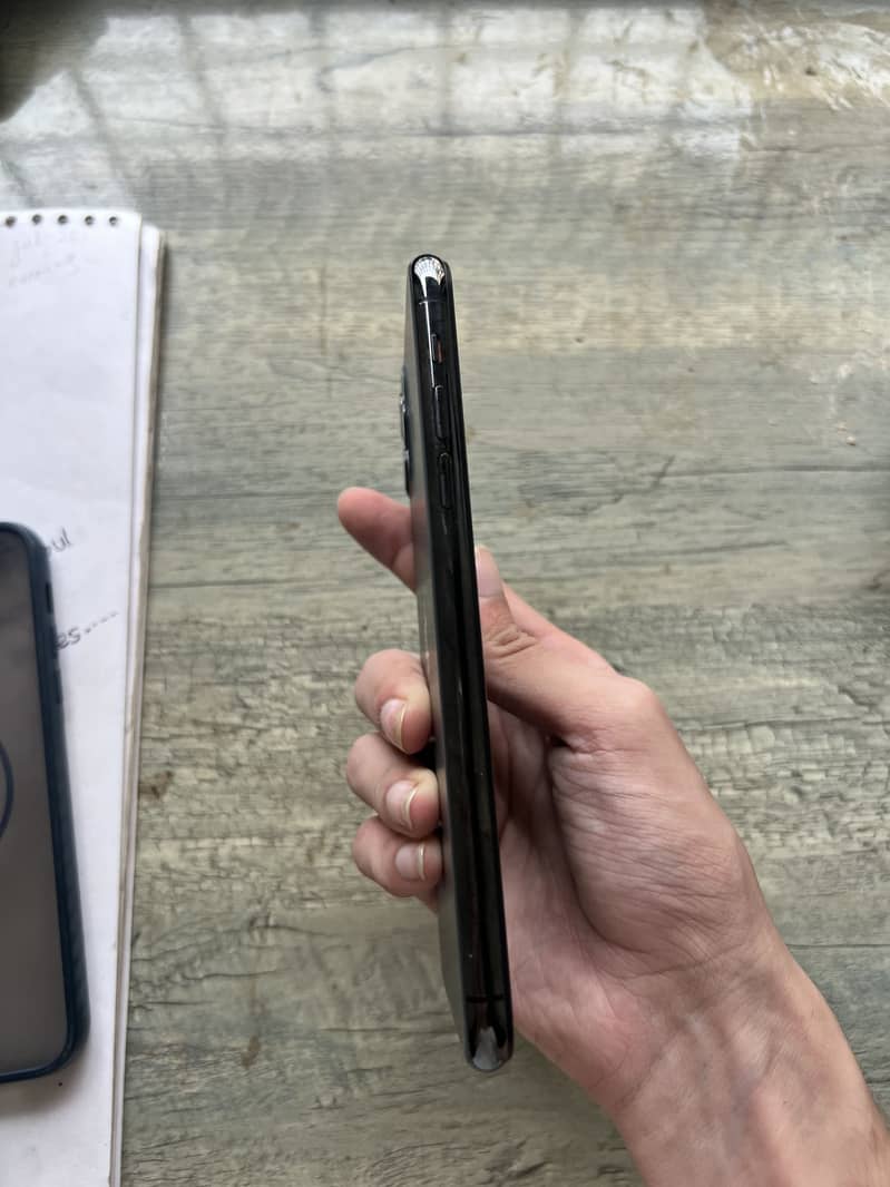 iPhone 11 Pro Max jv 8