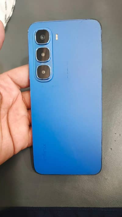 Infinix Hot 60i 6/128 with original charger no box