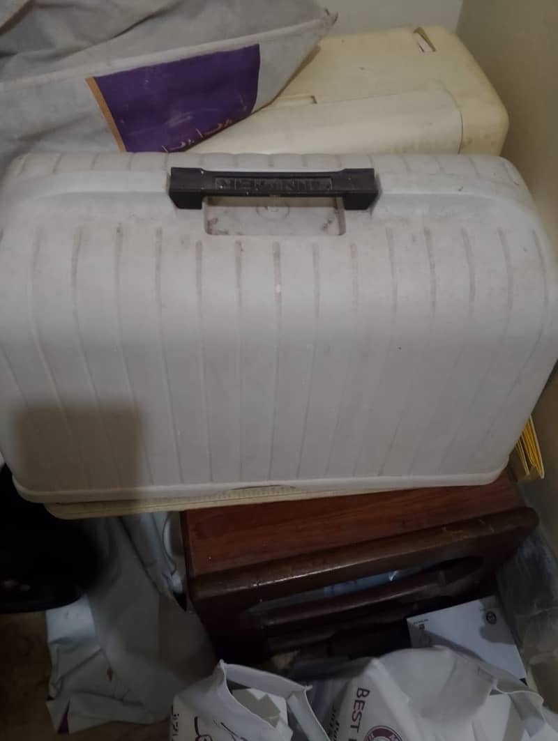Singer Sewing Machine 1