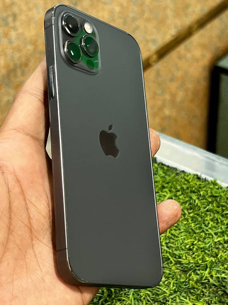 Apple iPhone 12 Pro 1