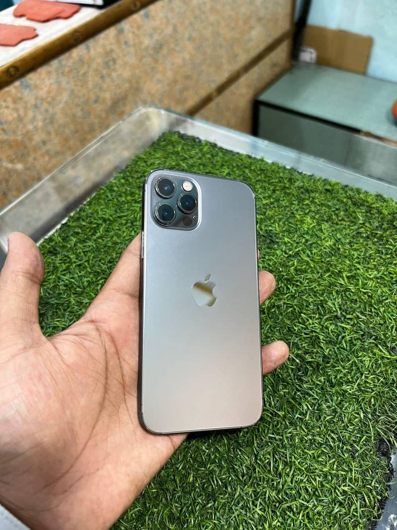 Apple iPhone 12 Pro 2