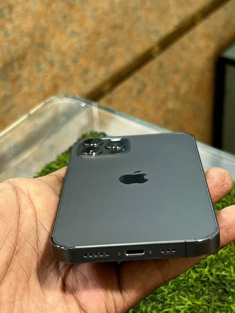 Apple iPhone 12 Pro 4