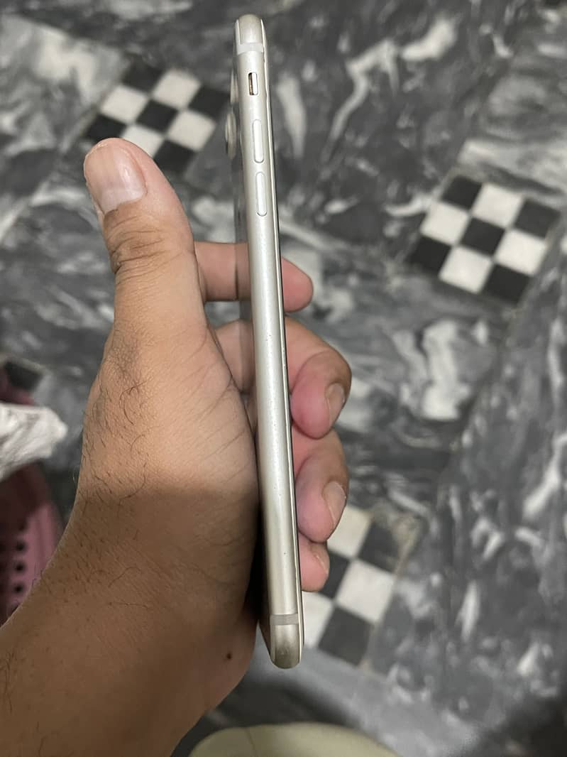 Apple iPhone 7 Plus 5