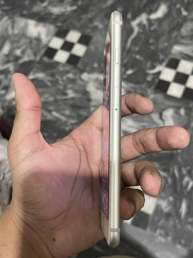 Apple iPhone 7 Plus 6