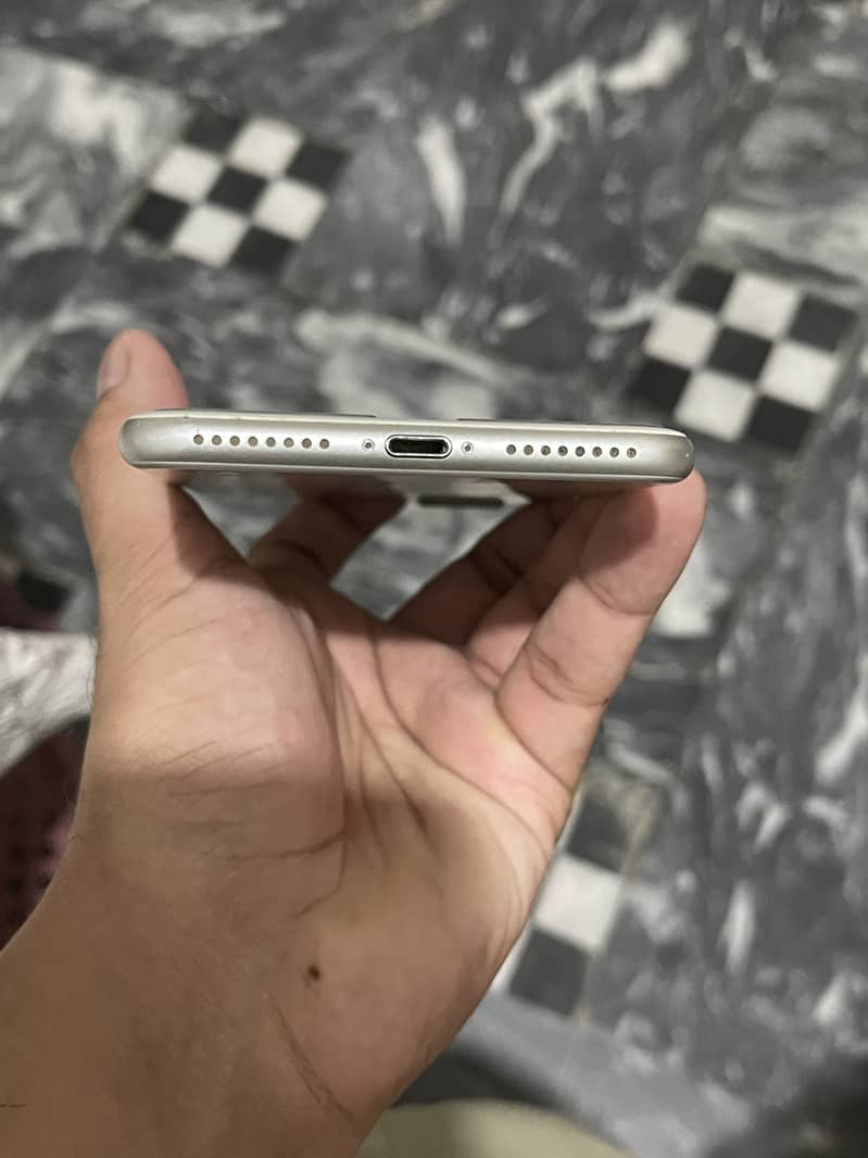 Apple iPhone 7 Plus 7