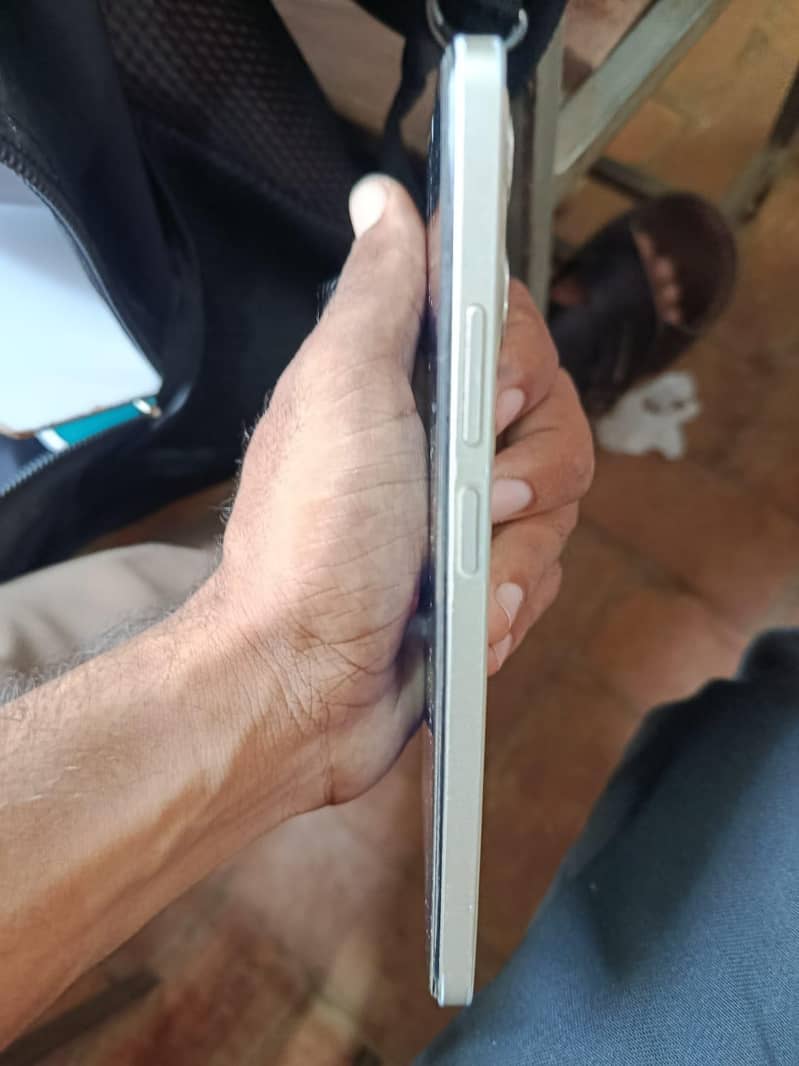 Realme C53 3