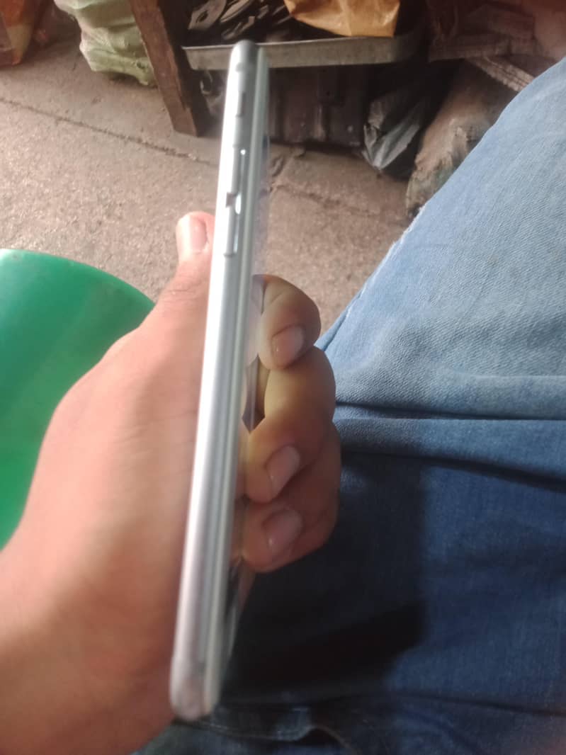 Apple iPhone 6 2