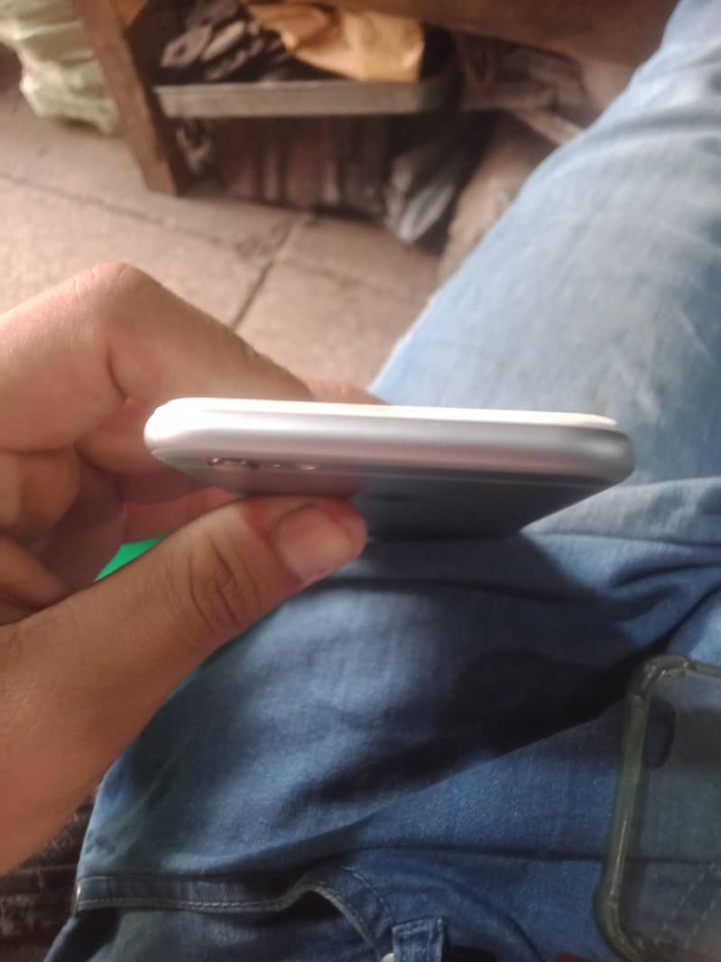 Apple iPhone 6 3