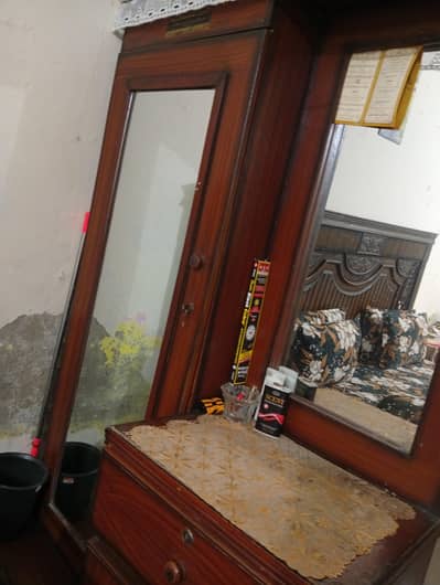 dressing table