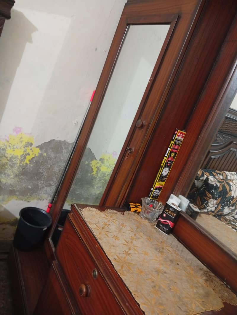 dressing table 1
