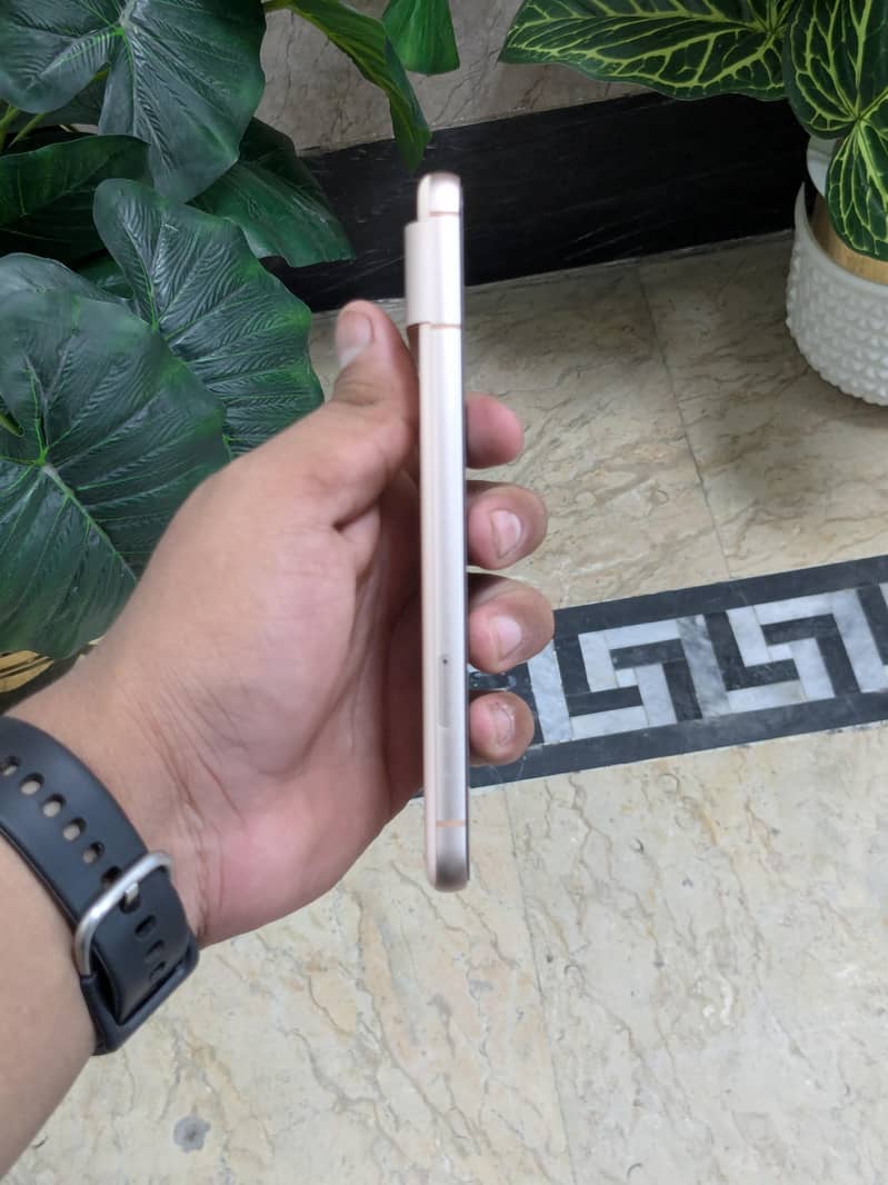 Google Pixel 8 3