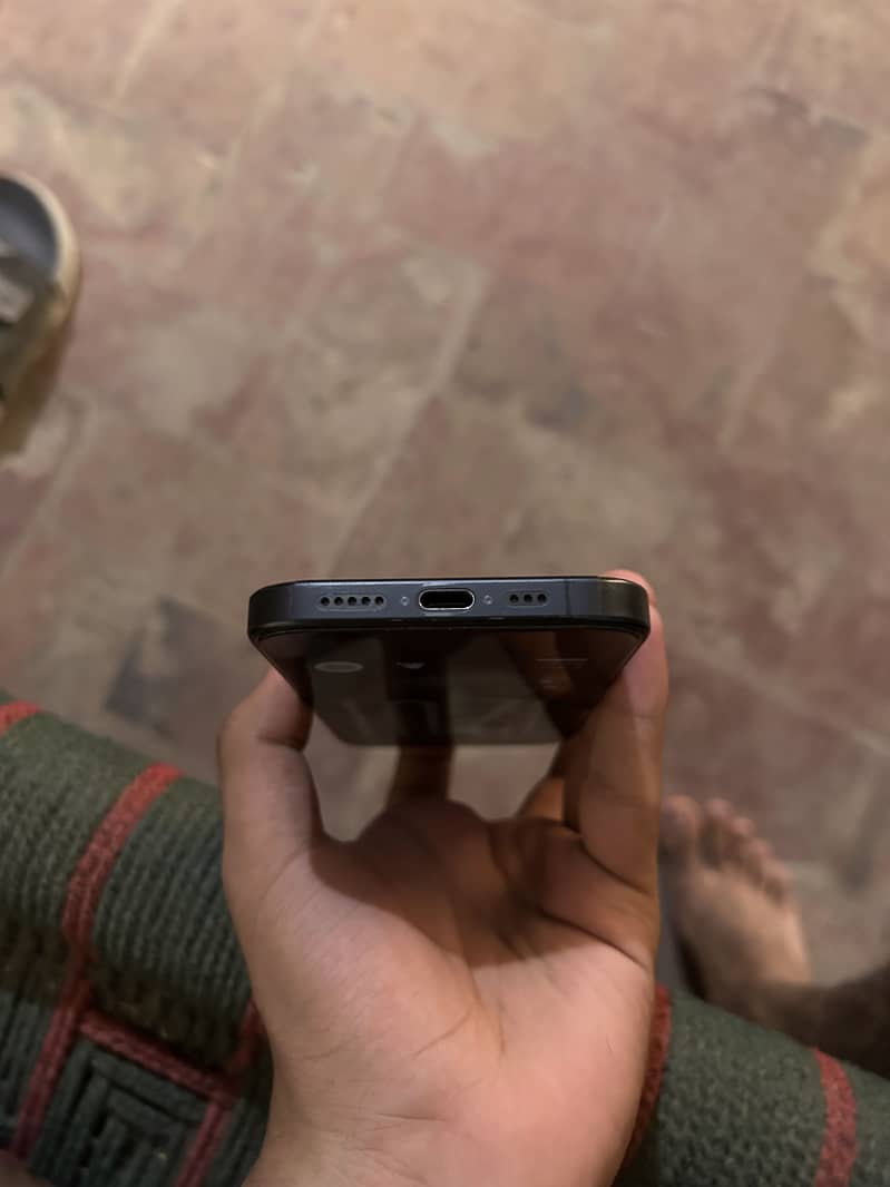 Apple iPhone 15 Pro 3