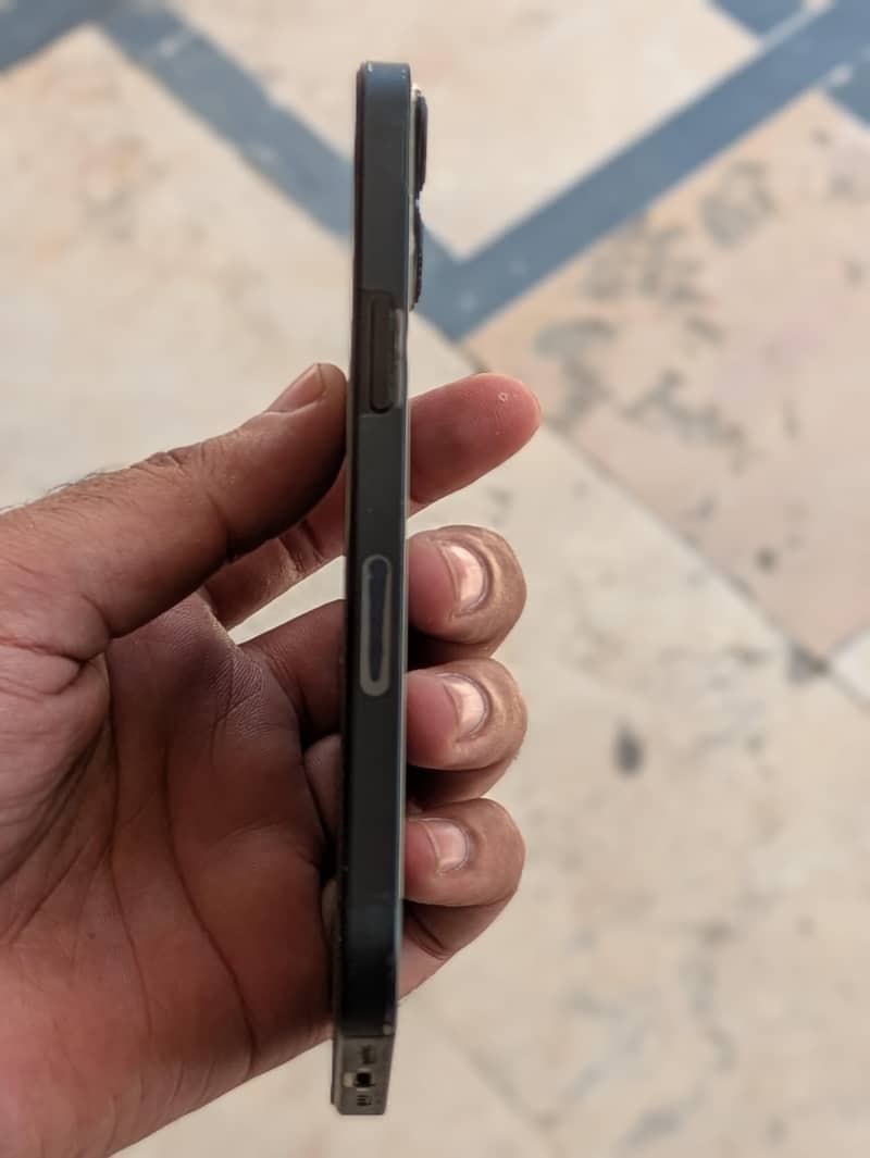 Apple iPhone 13 3