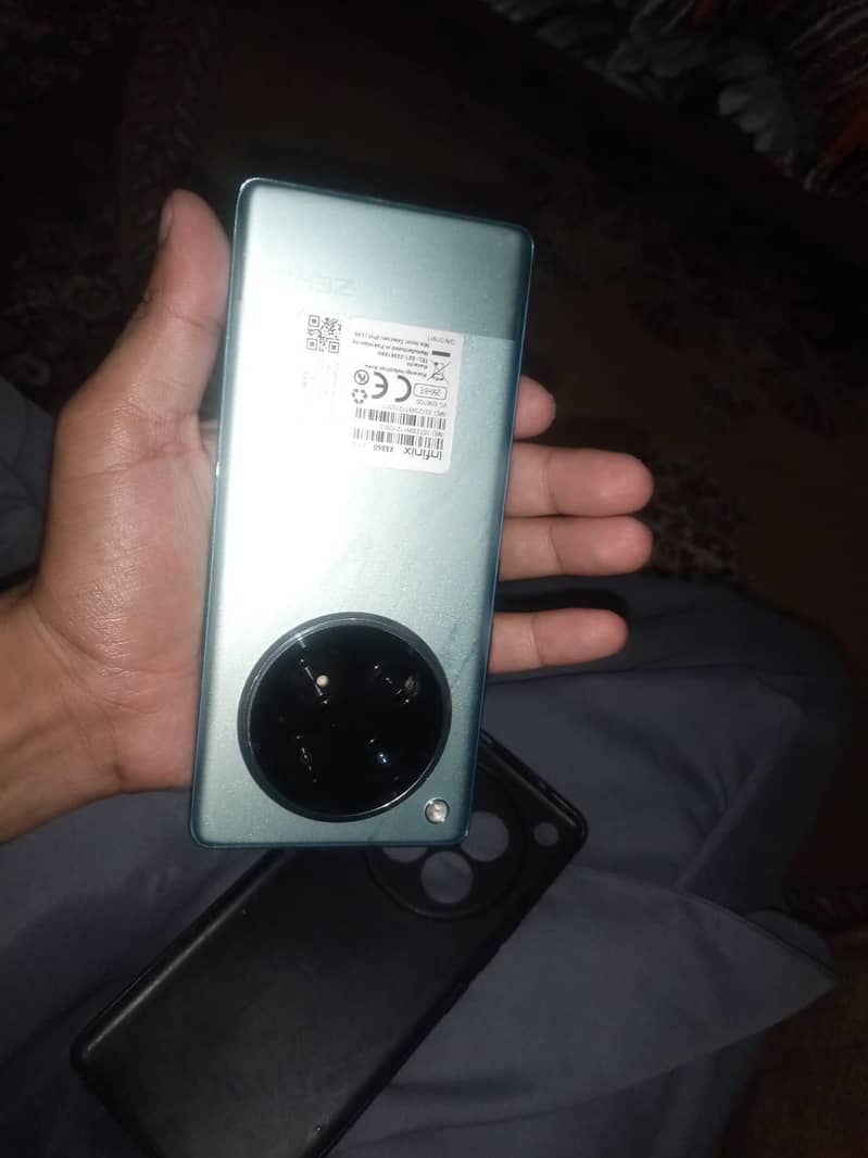 Infinix Zero 40 4