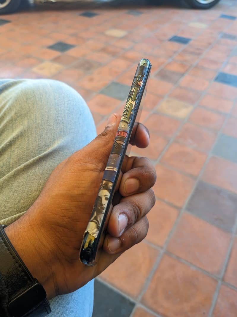 Apple iPhone 11 Pro 0