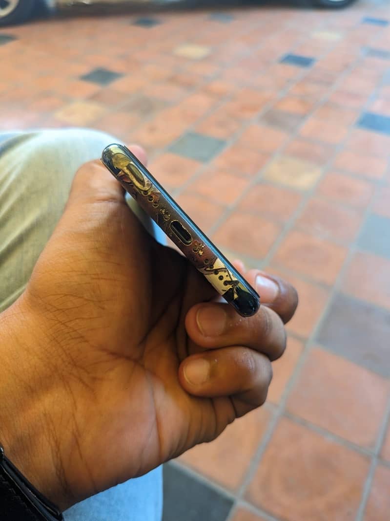 Apple iPhone 11 Pro 2