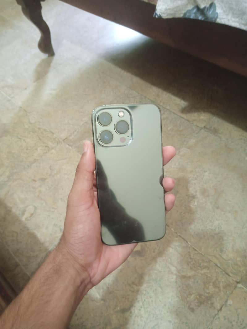 Apple iPhone 13 Pro 2