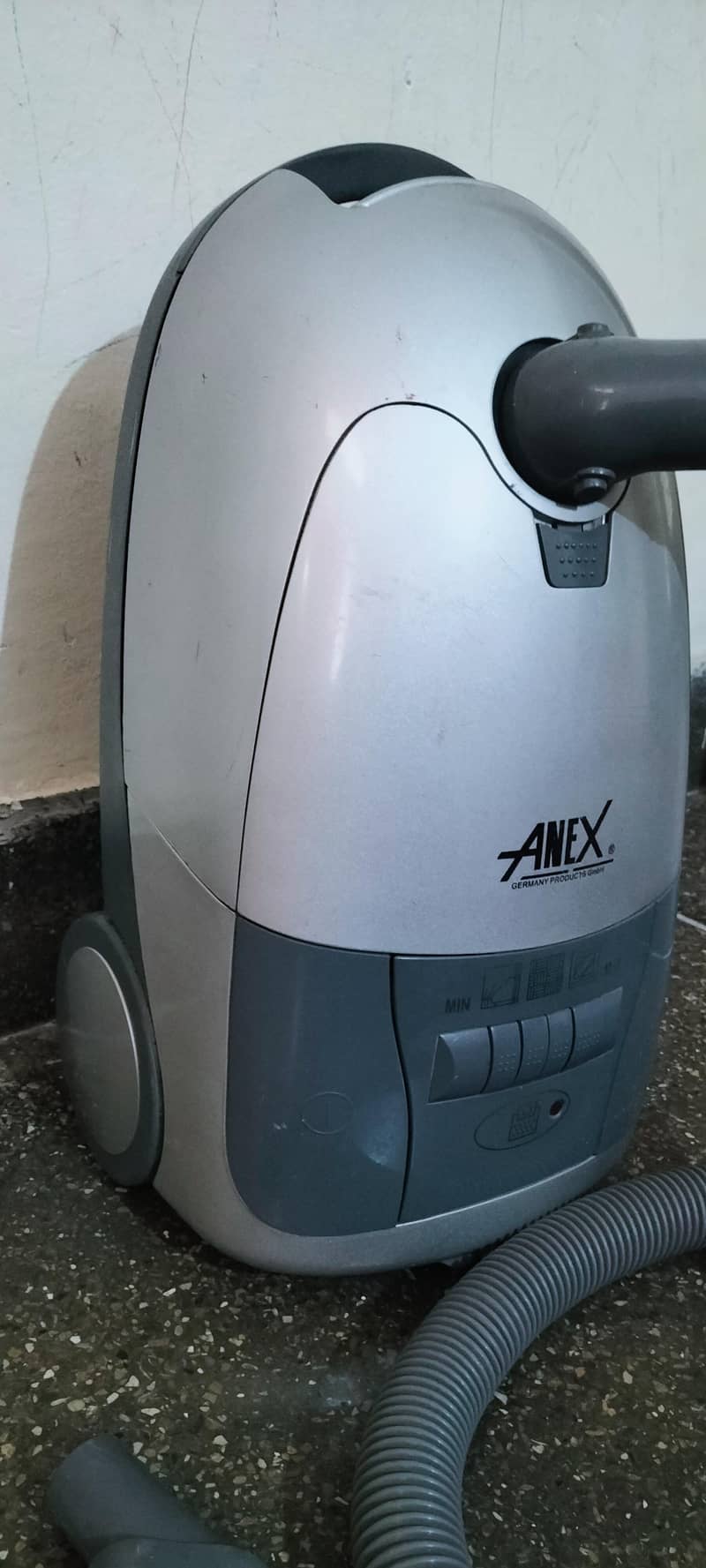 vacuum cleaner 2
