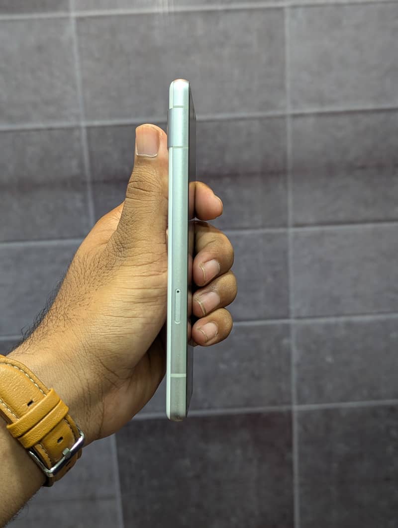 Google Pixel 7a 2