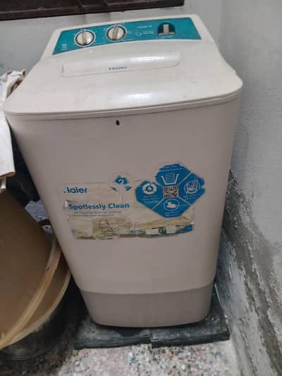 Washing machine in good condition. l