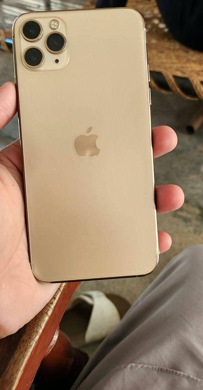 Apple iPhone 11 Pro Max 2