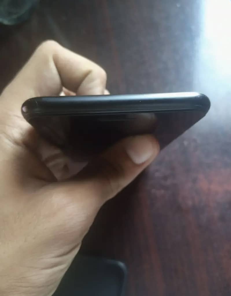 Apple iPhone 7 Plus 2