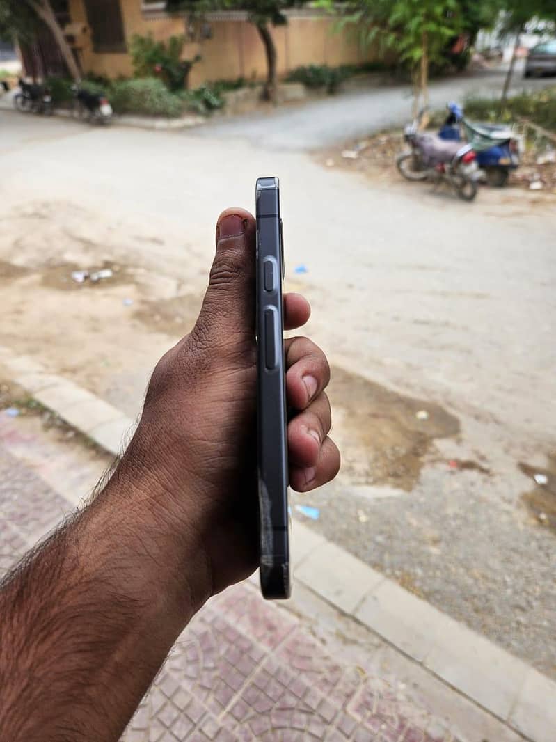 Google Pixel 9A 5