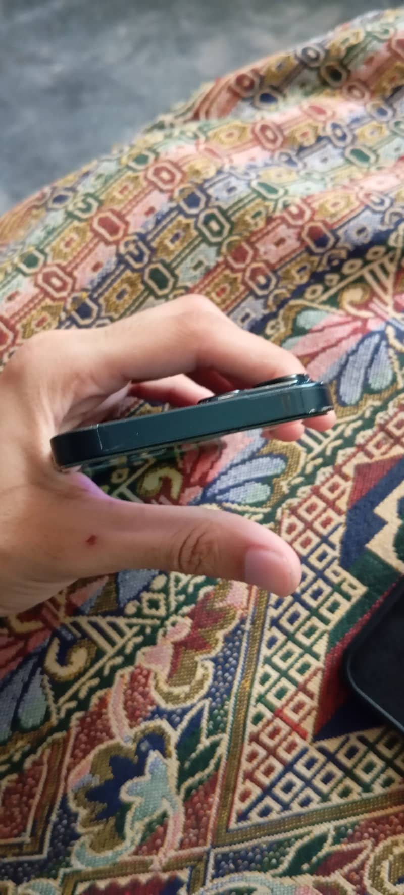 Apple iPhone 13 7