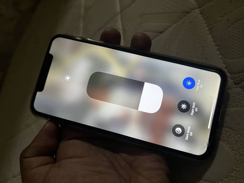 Apple iPhone XS Max 3