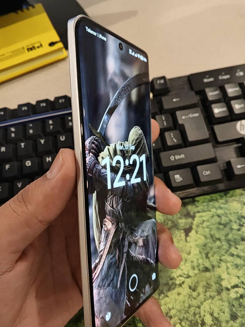 Xiaomi Redmi Note 13 Pro Plus 3