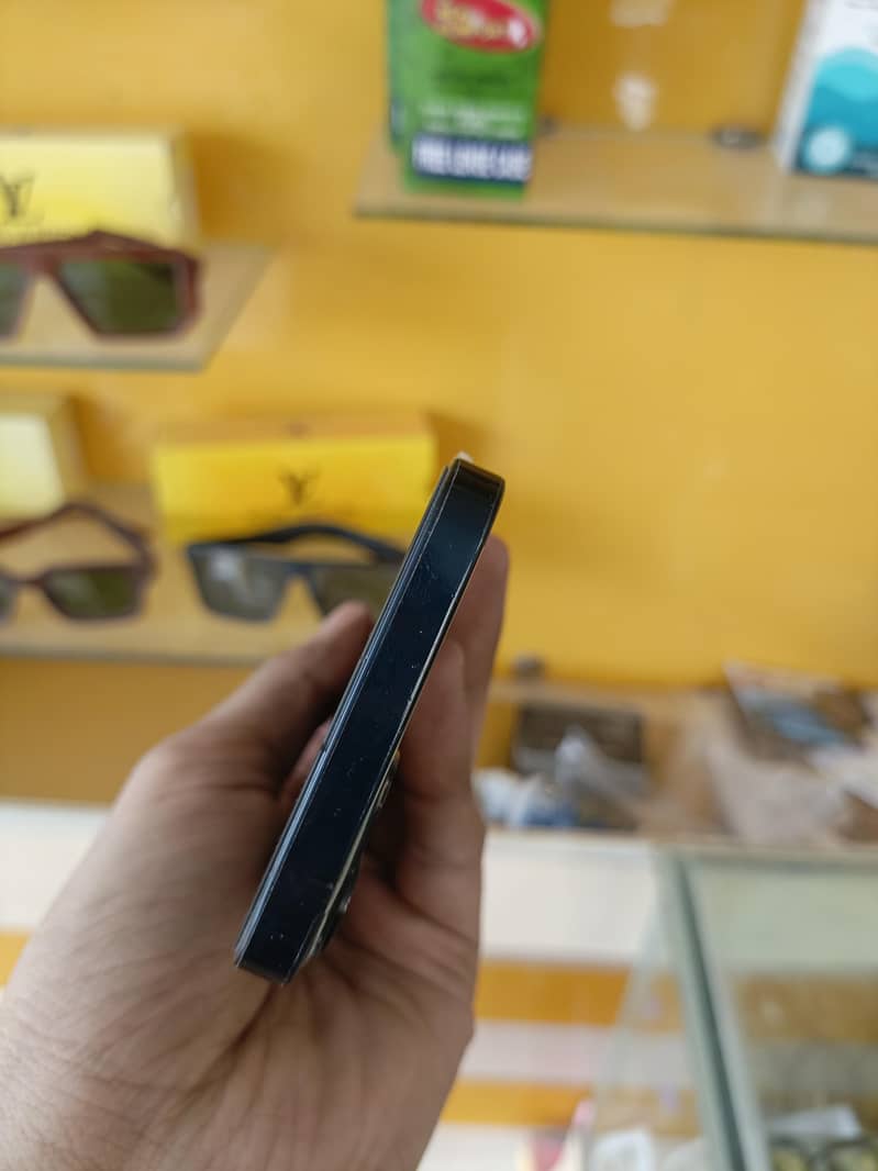 Apple iPhone 13 3