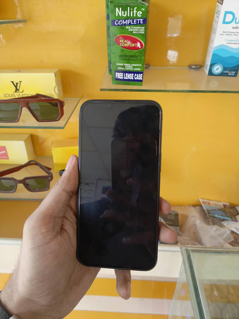 Apple iPhone 13 5
