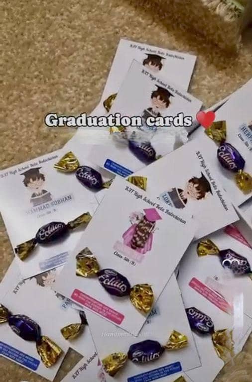 10 Pcs Customised Graduation Giveaways Card with Sweets for Graduation giveaways