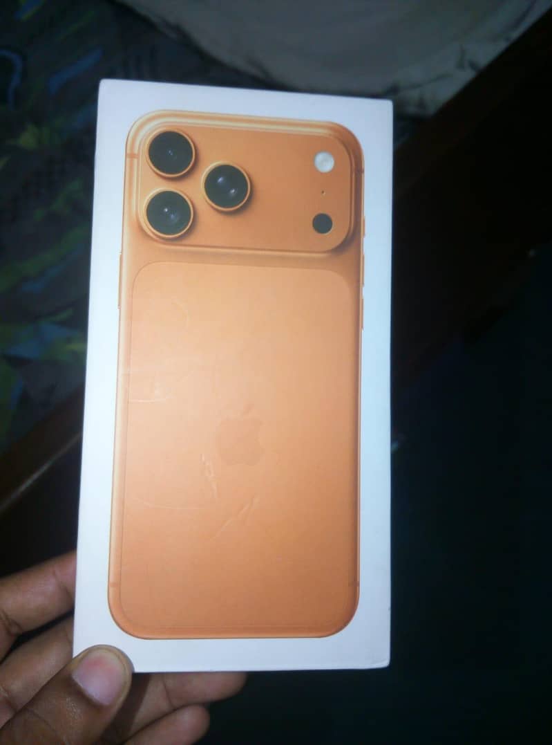 Apple iPhone 17 Pro Max 4