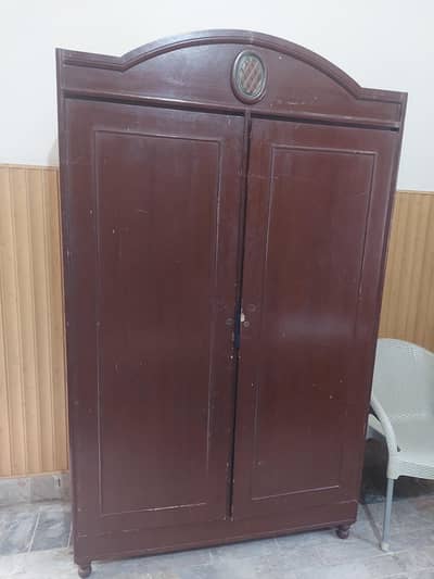 it's 2 door wardrobe