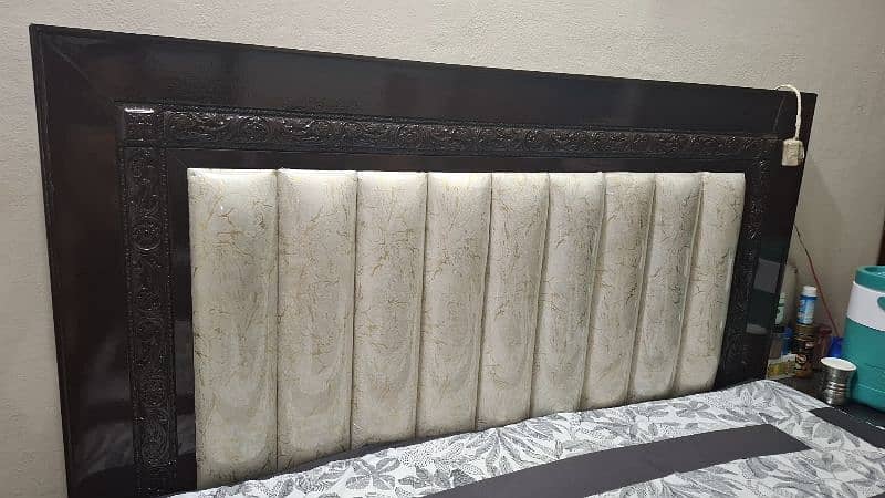 King size bed 5