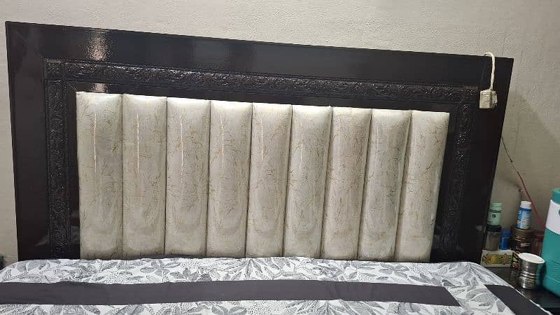King size bed 6