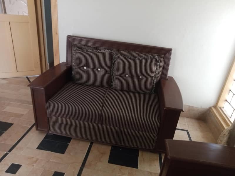 7 seater box type sofa 1