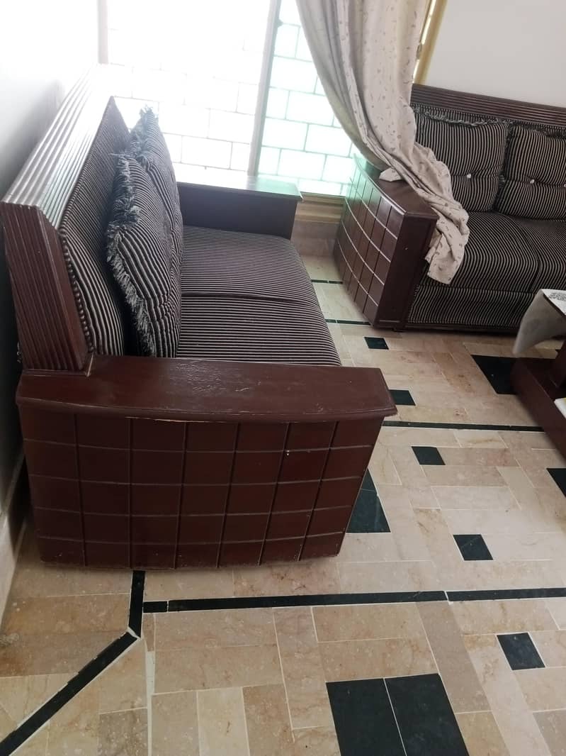 7 seater box type sofa 2