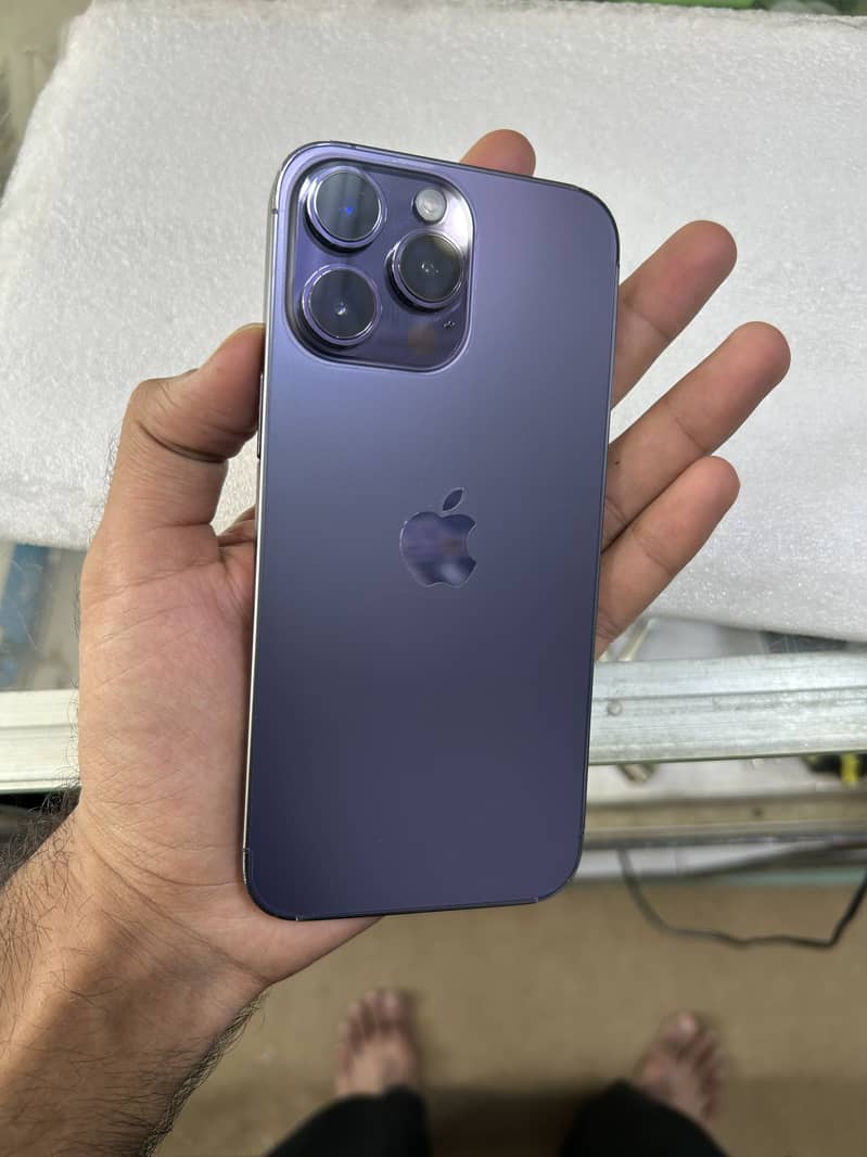 Apple iPhone 14 Pro Max 1