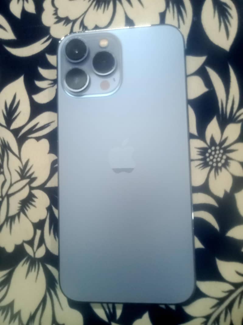 Apple iPhone 13 Pro Max 4