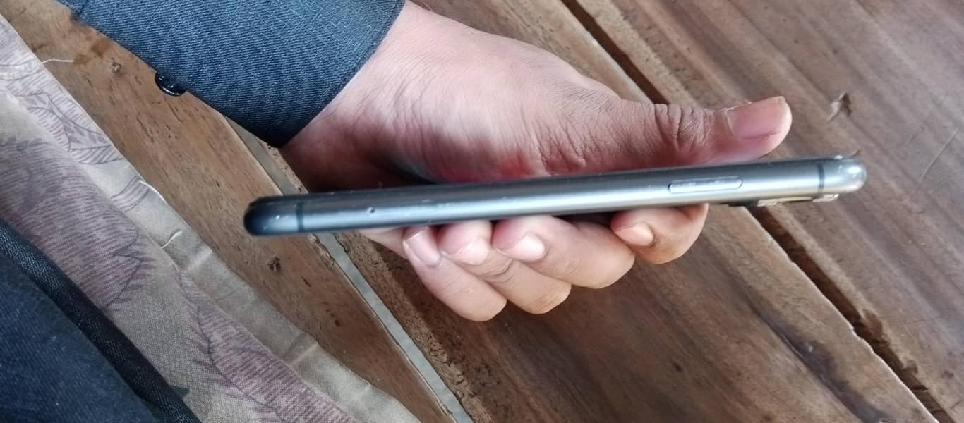 Apple iPhone 11 1
