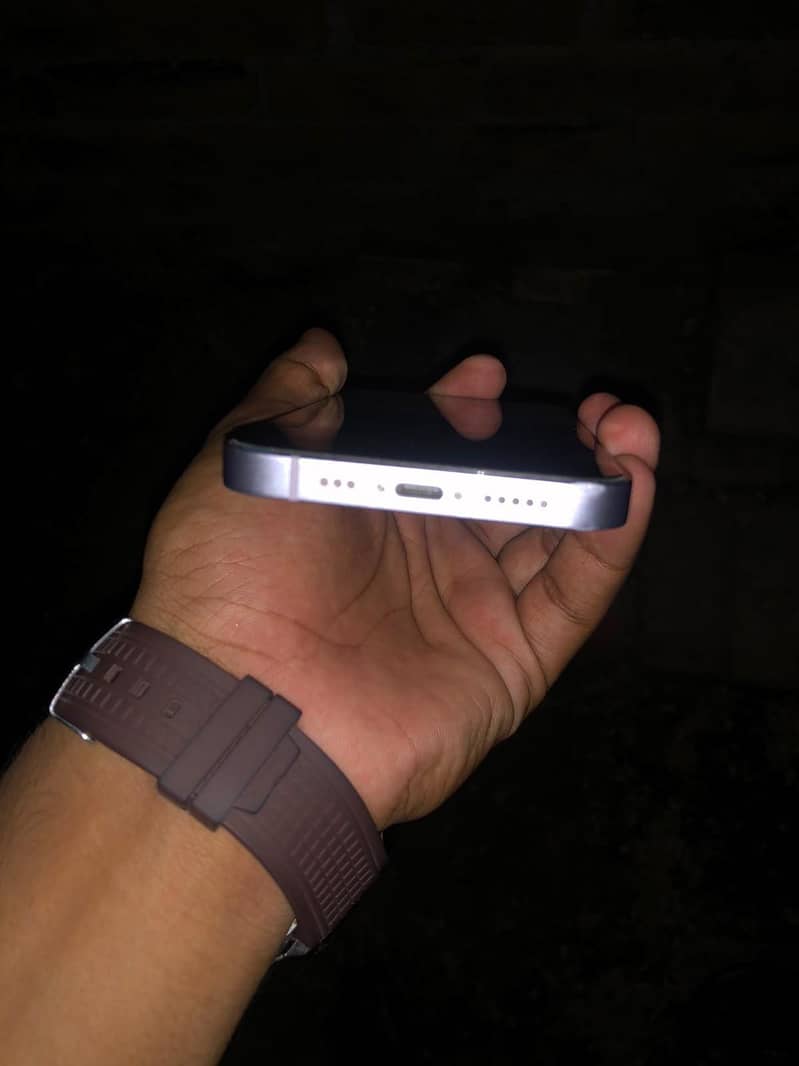 Apple iPhone 14 4