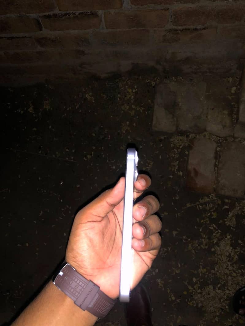 Apple iPhone 14 5