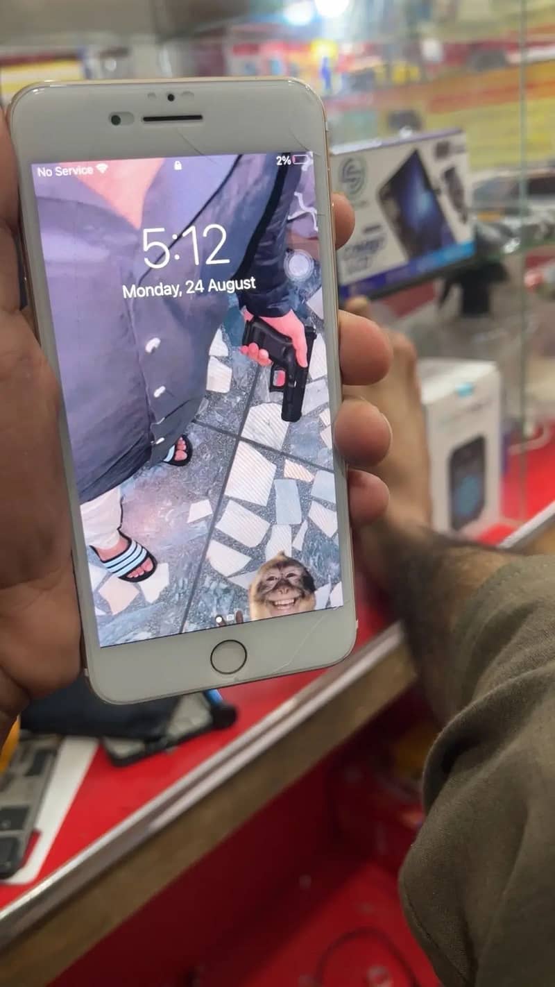 Apple iPhone 7 Plus 0