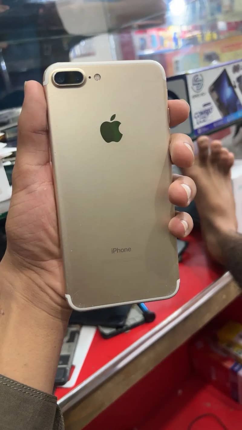 Apple iPhone 7 Plus 1