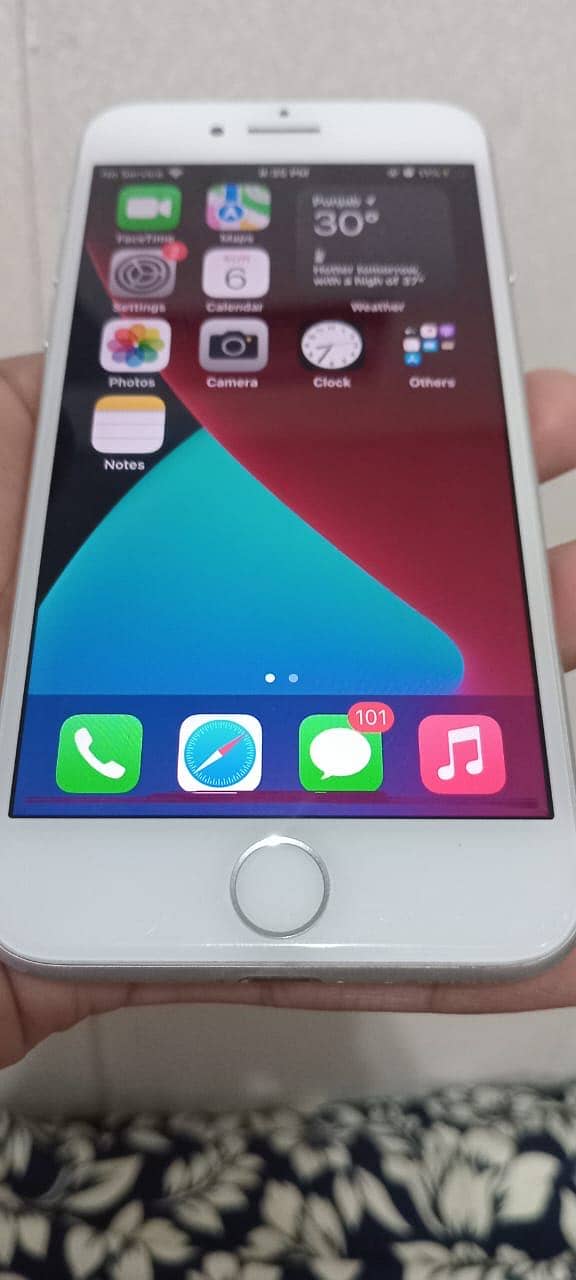 Apple iPhone 7 1