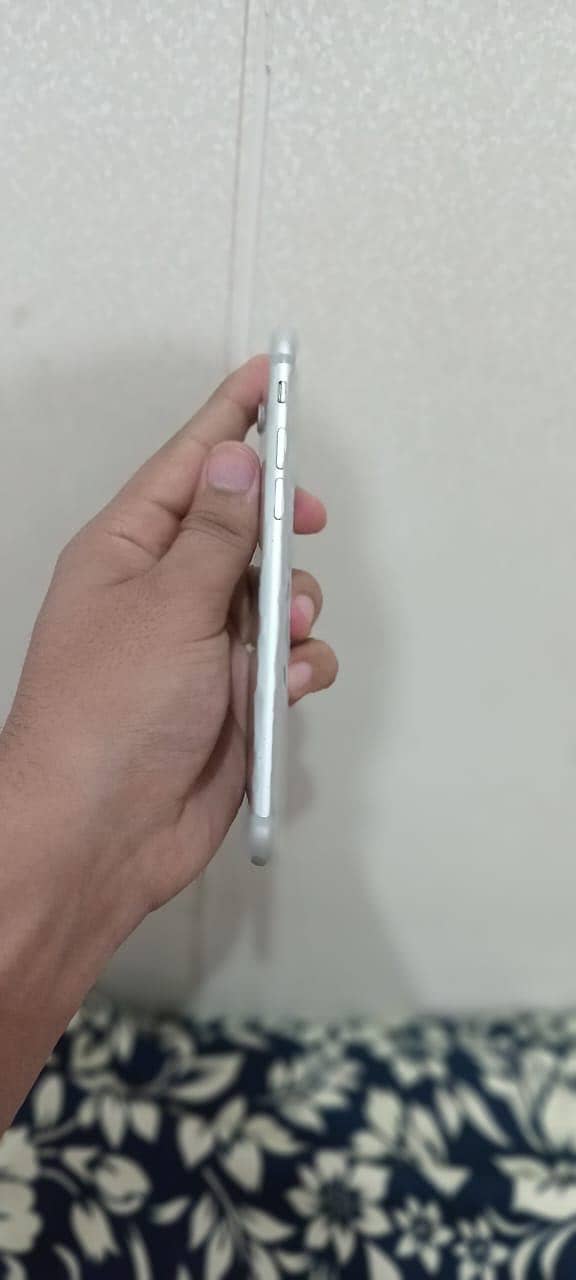 Apple iPhone 7 6