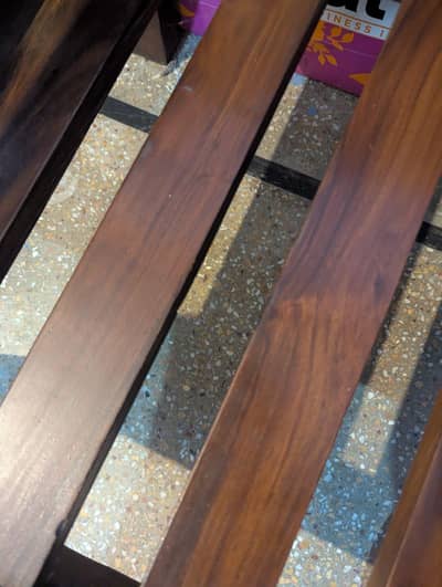 teek wood single sofa 10/10 condition
